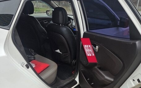 Hyundai ix35 I рестайлинг, 2012 год, 950 000 рублей, 9 фотография