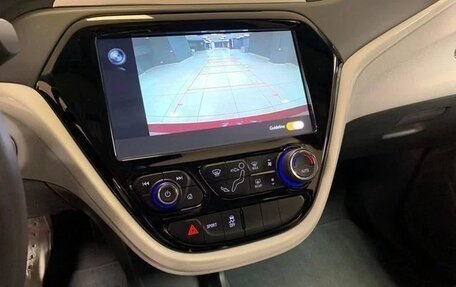 Chevrolet Bolt, 2017 год, 1 950 000 рублей, 6 фотография