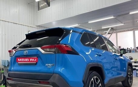 Toyota RAV4, 2019 год, 3 950 000 рублей, 3 фотография