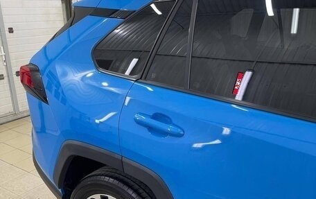 Toyota RAV4, 2019 год, 3 950 000 рублей, 4 фотография