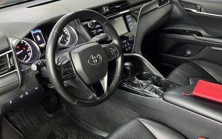 Toyota Camry, 2020 год, 2 370 000 рублей, 10 фотография