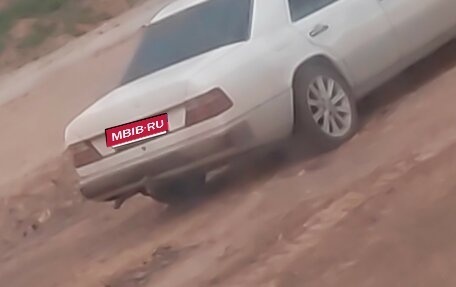 Mercedes-Benz W124, 1992 год, 450 000 рублей, 1 фотография