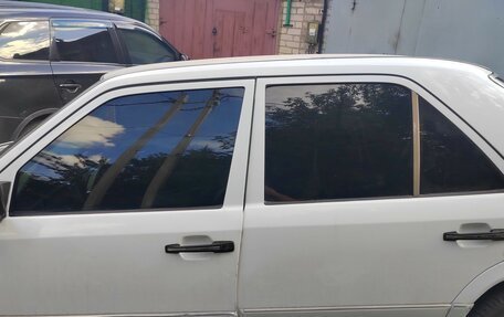 Mercedes-Benz W124, 1992 год, 450 000 рублей, 2 фотография