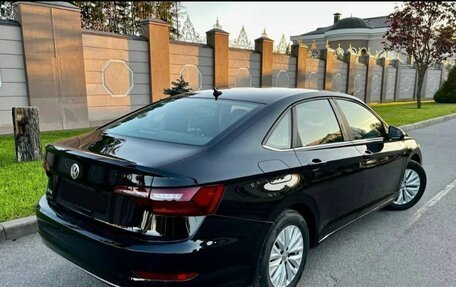 Volkswagen Jetta VII, 2019 год, 1 860 000 рублей, 2 фотография