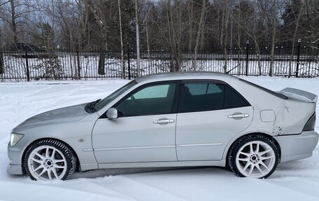 Toyota Altezza, 2002 год, 680 000 рублей, 5 фотография