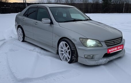 Toyota Altezza, 2002 год, 680 000 рублей, 2 фотография