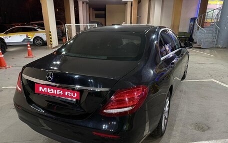 Mercedes-Benz E-Класс, 2020 год, 1 790 000 рублей, 5 фотография