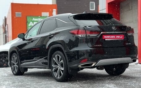Lexus RX IV рестайлинг, 2020 год, 5 000 000 рублей, 3 фотография