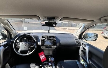 Toyota Land Cruiser Prado 150 рестайлинг 2, 2018 год, 5 300 000 рублей, 7 фотография