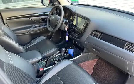 Mitsubishi Outlander III рестайлинг 3, 2021 год, 2 090 143 рублей, 7 фотография