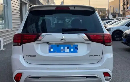 Mitsubishi Outlander III рестайлинг 3, 2021 год, 2 090 143 рублей, 5 фотография