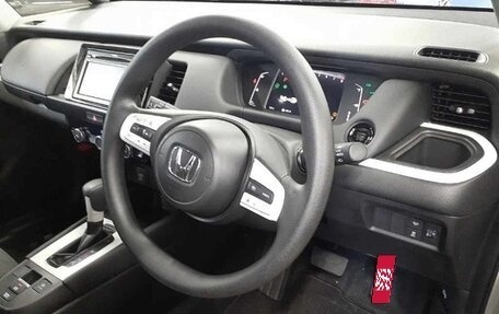 Honda Fit, 2021 год, 1 300 030 рублей, 7 фотография