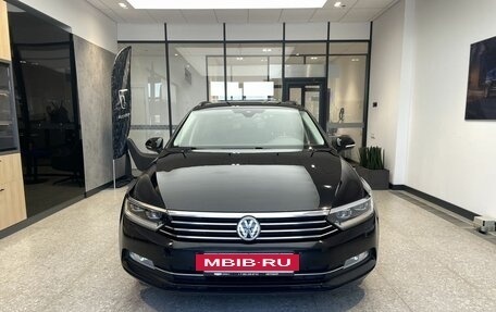 Volkswagen Passat B8 рестайлинг, 2018 год, 1 700 000 рублей, 2 фотография