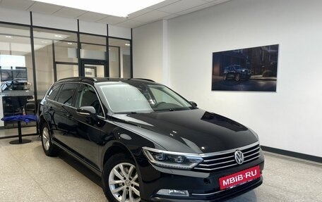 Volkswagen Passat B8 рестайлинг, 2018 год, 1 700 000 рублей, 3 фотография