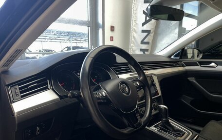 Volkswagen Passat B8 рестайлинг, 2018 год, 1 700 000 рублей, 10 фотография