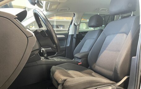 Volkswagen Passat B8 рестайлинг, 2018 год, 1 700 000 рублей, 17 фотография