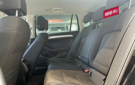 Volkswagen Passat B8 рестайлинг, 2018 год, 1 700 000 рублей, 18 фотография