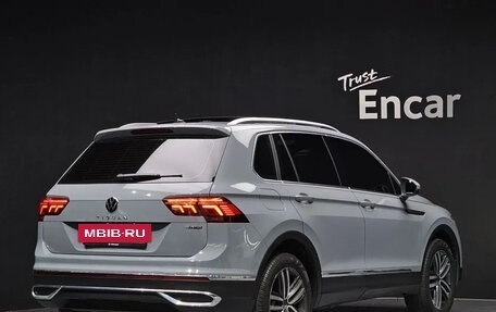 Volkswagen Tiguan II, 2022 год, 2 800 275 рублей, 4 фотография