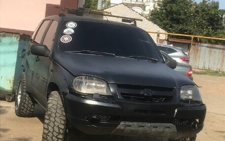Chevrolet Niva I рестайлинг, 2005 год, 165 000 рублей, 1 фотография