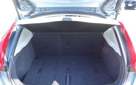 Volvo V40 II рестайлинг, 2017 год, 1 230 000 рублей, 23 фотография