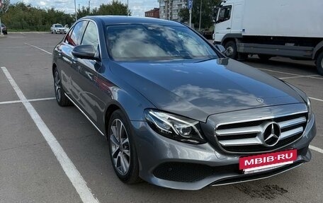 Mercedes-Benz E-Класс, 2019 год, 4 000 000 рублей, 2 фотография