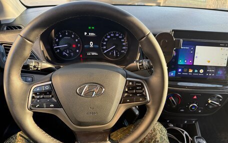 Hyundai Solaris II рестайлинг, 2021 год, 1 300 000 рублей, 3 фотография