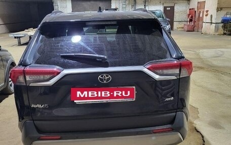 Toyota RAV4, 2020 год, 2 499 999 рублей, 4 фотография