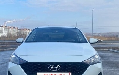 Hyundai Solaris II рестайлинг, 2021 год, 1 300 000 рублей, 1 фотография