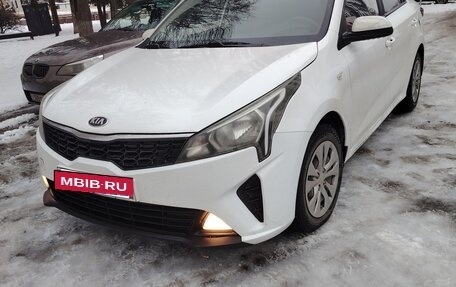 KIA Rio IV, 2021 год, 1 260 000 рублей, 3 фотография
