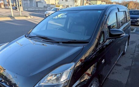 Toyota ISis I, 2017 год, 1 149 000 рублей, 3 фотография