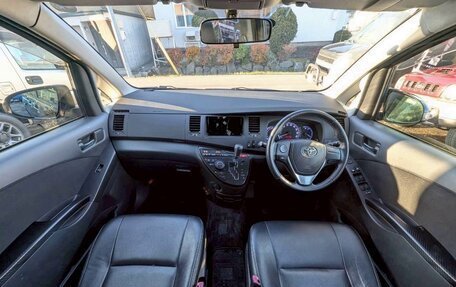 Toyota ISis I, 2017 год, 1 149 000 рублей, 10 фотография