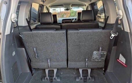 Toyota ISis I, 2017 год, 1 149 000 рублей, 24 фотография