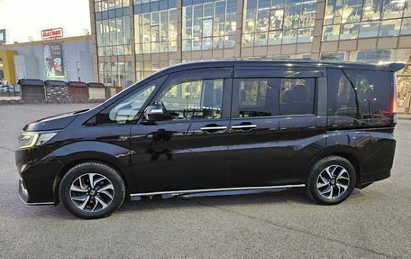 Honda Stepwgn IV, 2017 год, 1 990 000 рублей, 3 фотография