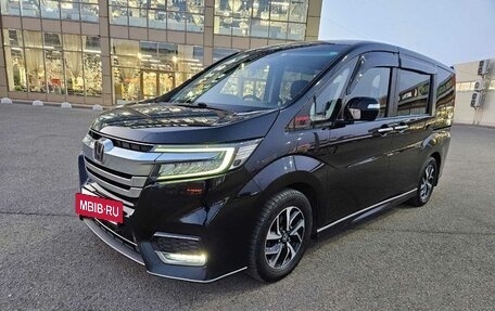 Honda Stepwgn IV, 2017 год, 1 990 000 рублей, 8 фотография