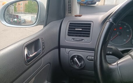 Volkswagen Golf V, 2005 год, 650 000 рублей, 7 фотография