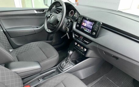 Skoda Rapid II, 2022 год, 1 799 000 рублей, 7 фотография