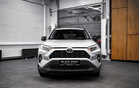 Toyota RAV4, 2021 год, 3 540 000 рублей, 2 фотография