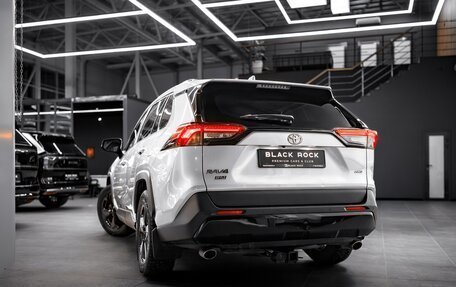 Toyota RAV4, 2021 год, 3 540 000 рублей, 3 фотография