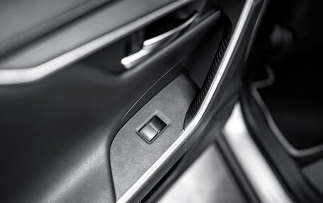 Toyota RAV4, 2021 год, 3 540 000 рублей, 28 фотография