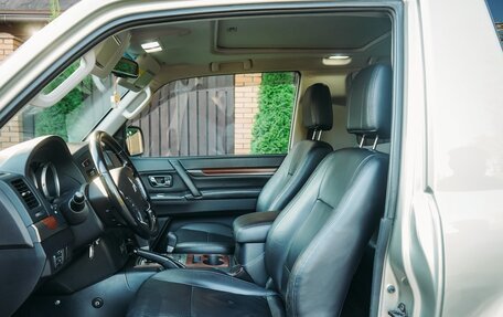 Mitsubishi Pajero IV, 2007 год, 2 300 000 рублей, 23 фотография