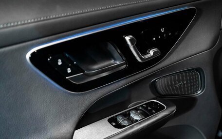 Mercedes-Benz GLC, 2024 год, 7 000 000 рублей, 17 фотография