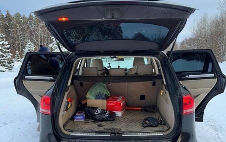 Volkswagen Touareg III, 2011 год, 1 900 000 рублей, 11 фотография