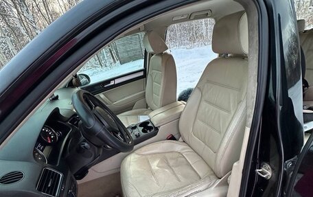 Volkswagen Touareg III, 2011 год, 1 900 000 рублей, 5 фотография