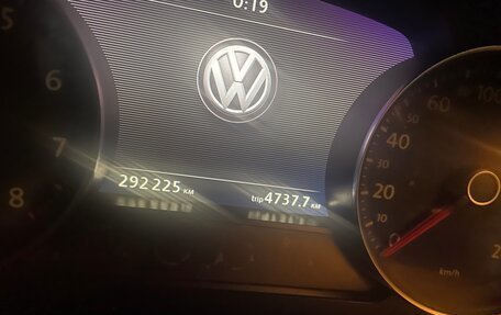 Volkswagen Touareg III, 2011 год, 1 900 000 рублей, 19 фотография