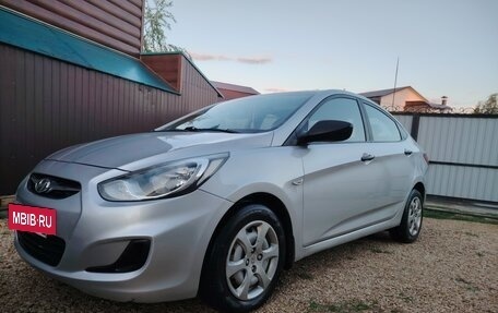 Hyundai Solaris II рестайлинг, 2012 год, 460 000 рублей, 5 фотография