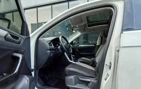 Volkswagen T-Roc I, 2022 год, 1 400 000 рублей, 6 фотография