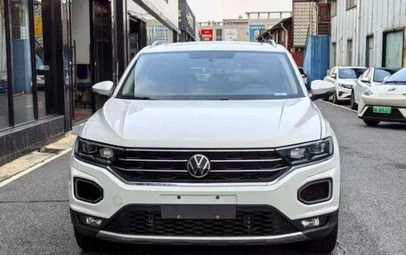 Volkswagen T-Roc I, 2022 год, 1 400 000 рублей, 2 фотография