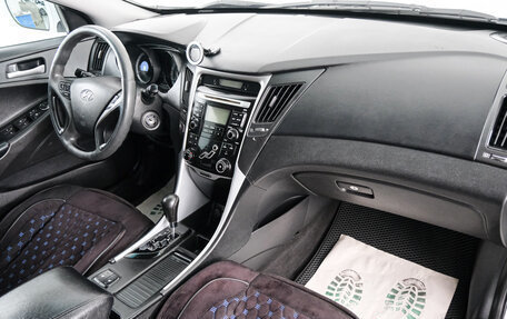 Hyundai Sonata VI, 2011 год, 979 000 рублей, 13 фотография