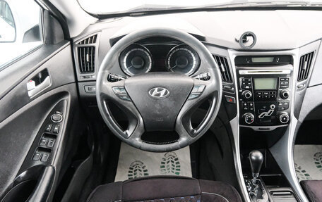 Hyundai Sonata VI, 2011 год, 979 000 рублей, 15 фотография