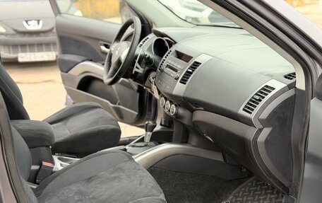 Mitsubishi Outlander III рестайлинг 3, 2007 год, 1 000 000 рублей, 13 фотография